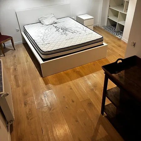 Victoire Apartment *